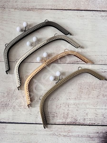 BEYAZ BONCUKLU METAL ÇANTA KLİPSİ 22 CM