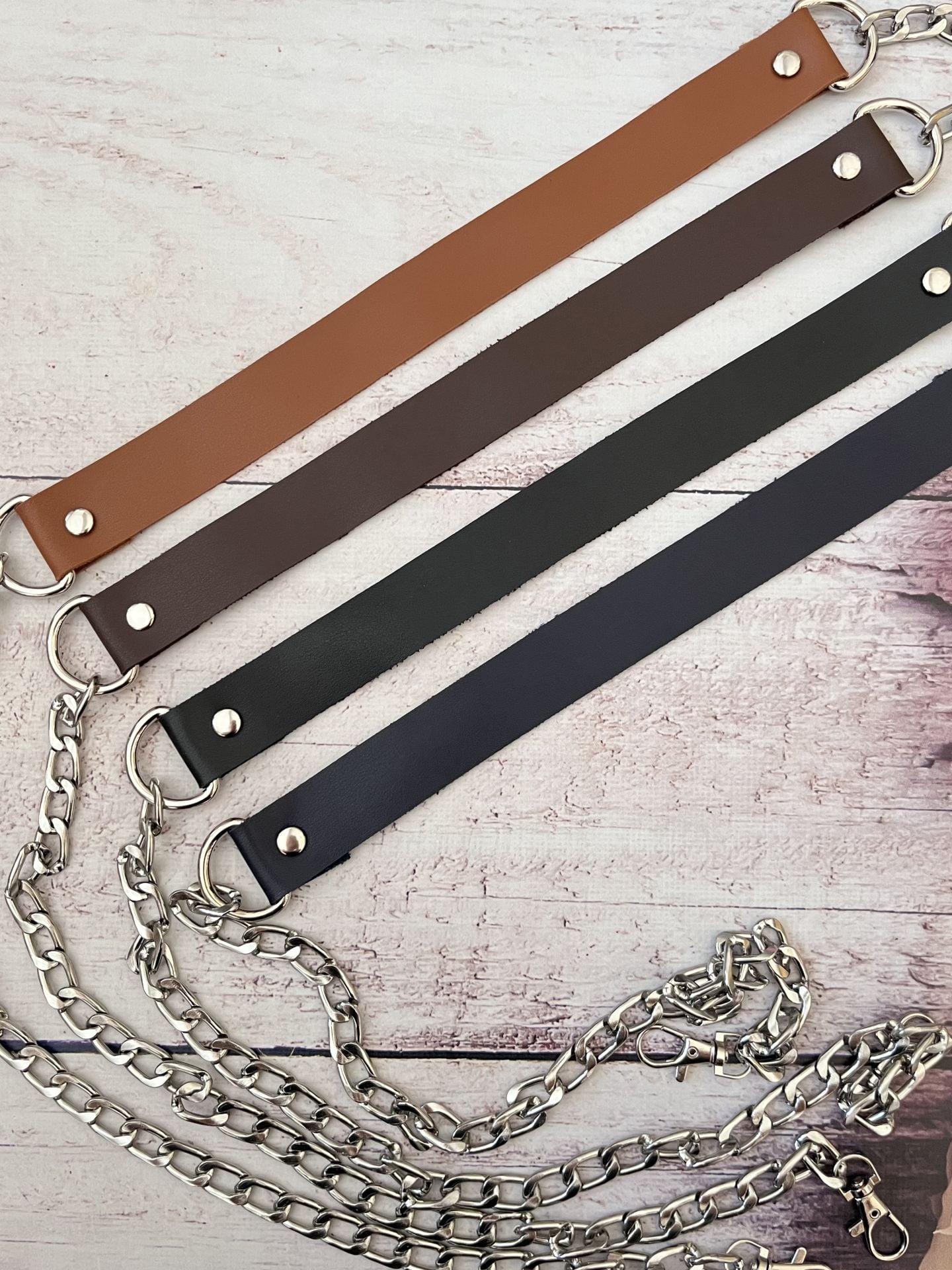 DERİLİ METAL ZİNCİR  GÜMÜŞ  120 CM