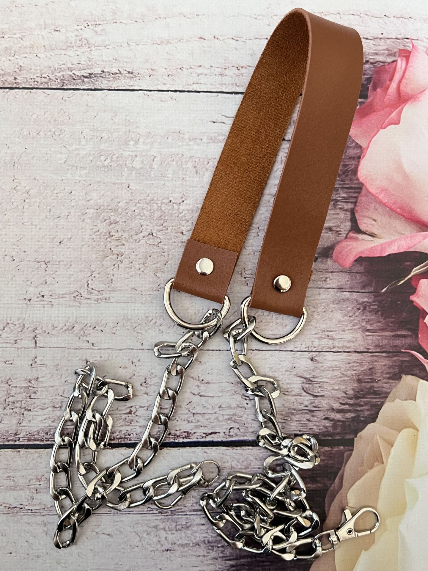 DERİLİ METAL ZİNCİR  GÜMÜŞ  120 CM Taba