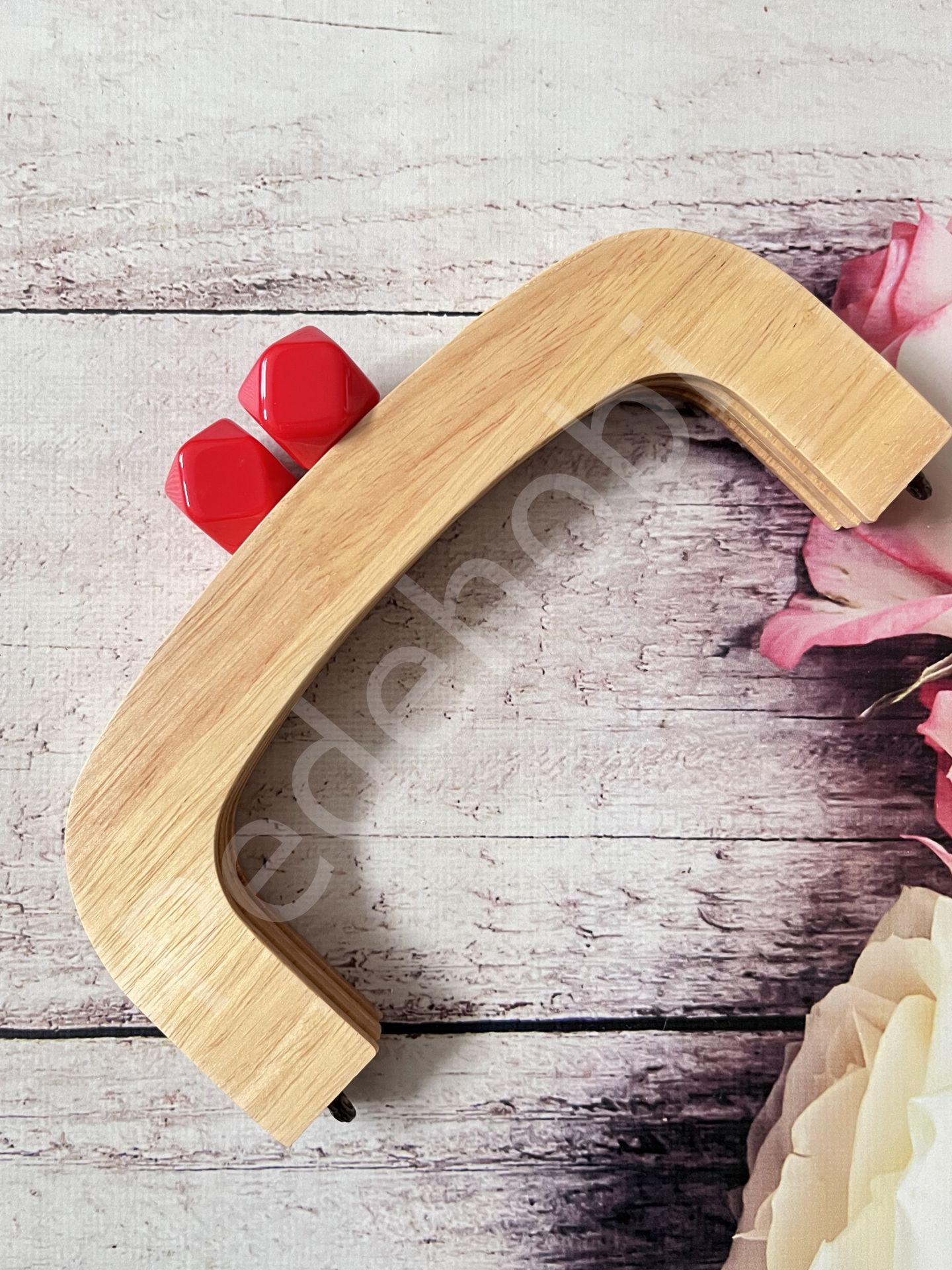 OVAL SİLİKON BONCUKLU MIKNATISLI AHŞAP BURS 22 CM kırmızı