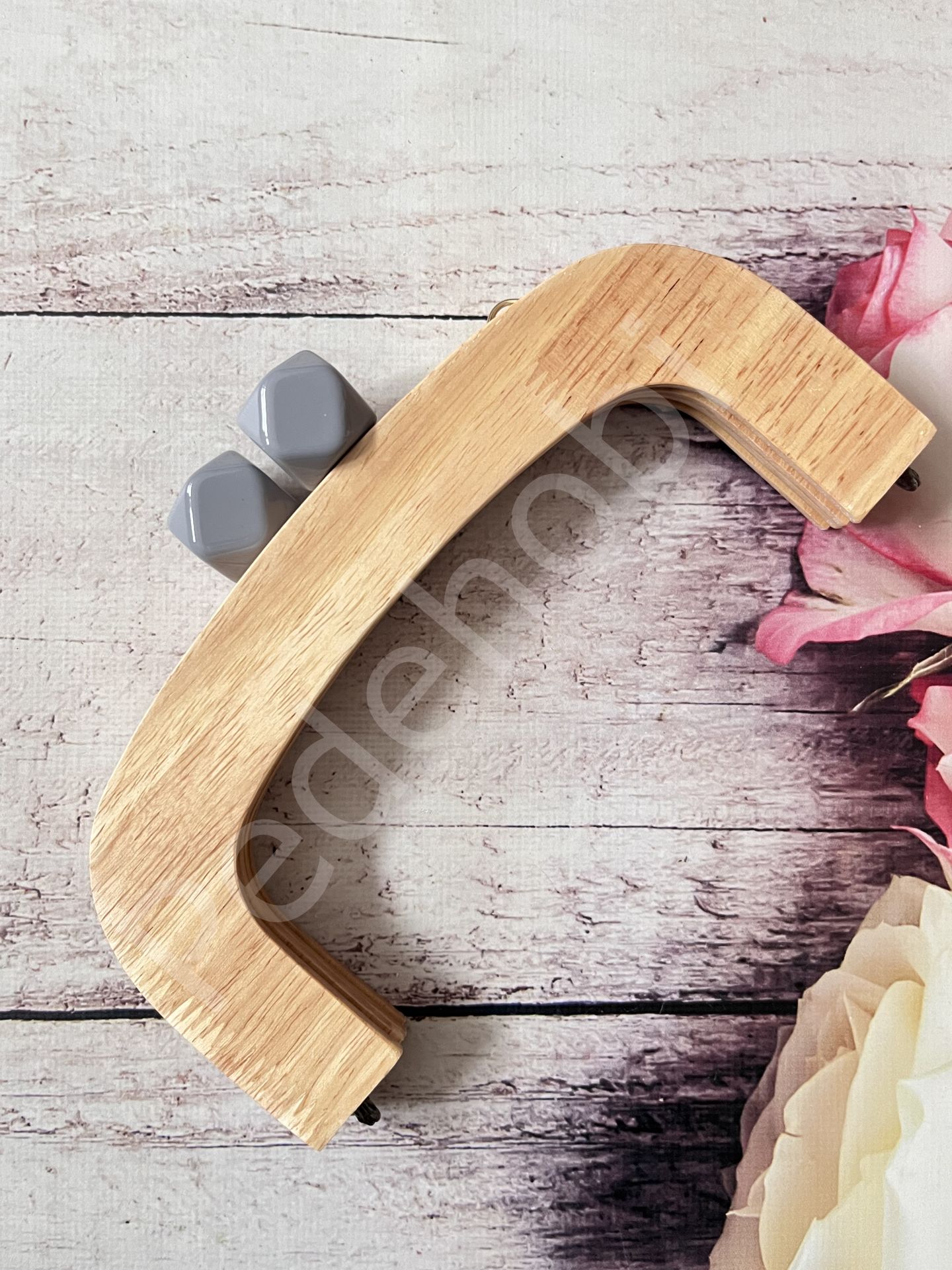 OVAL SİLİKON BONCUKLU MIKNATISLI AHŞAP BURS 22 CM gri