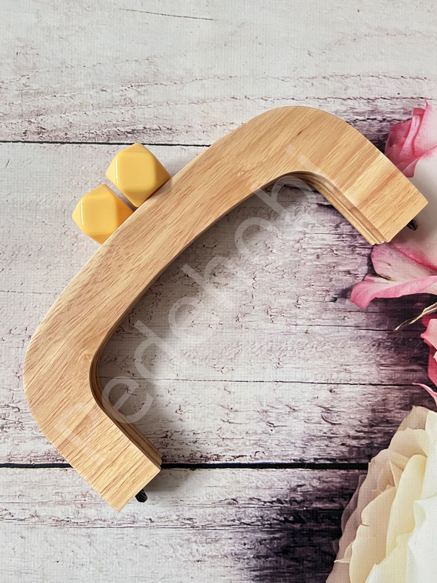 OVAL SİLİKON BONCUKLU MIKNATISLI AHŞAP BURS 22 CM Sarı