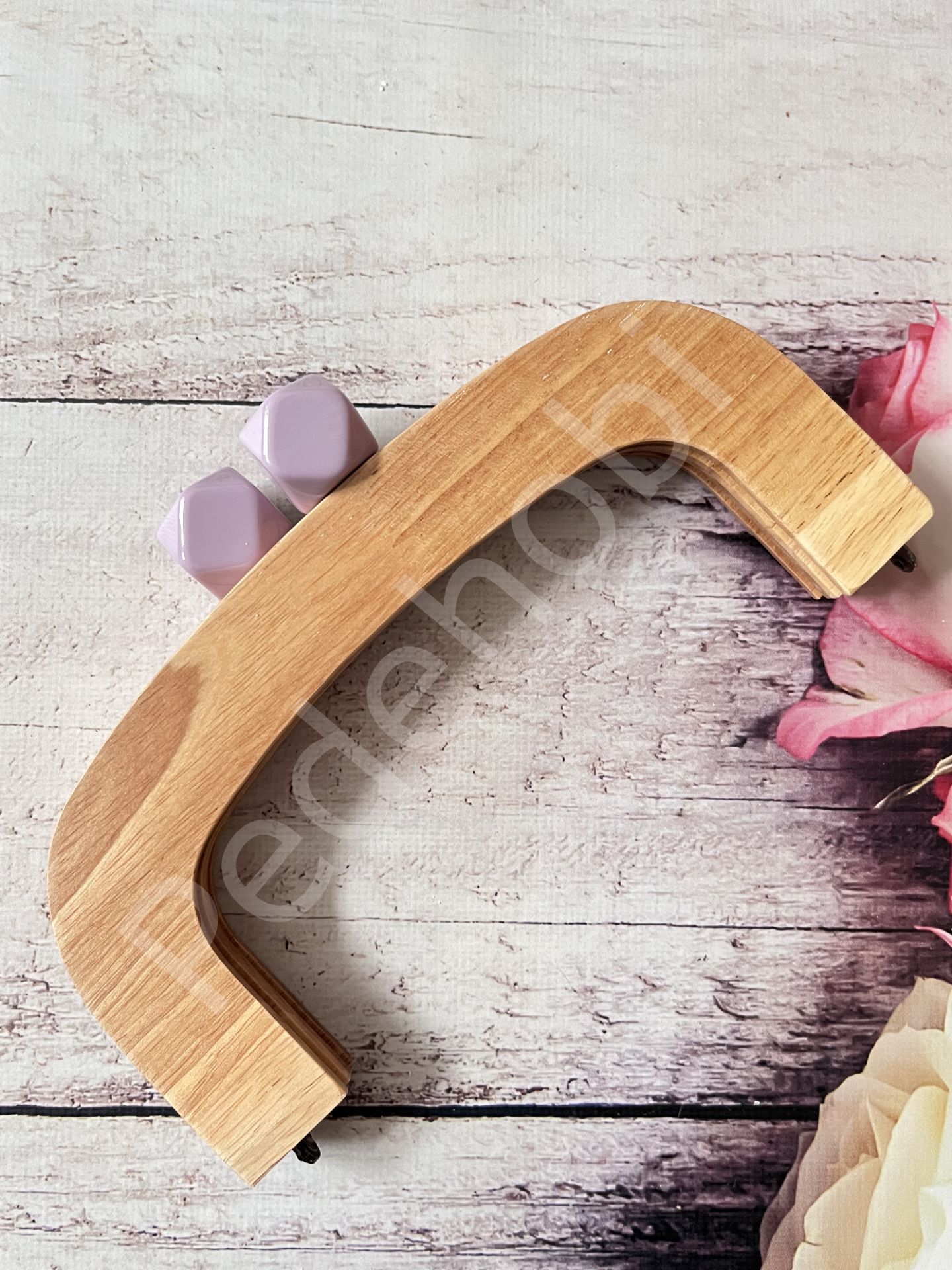 OVAL SİLİKON BONCUKLU MIKNATISLI AHŞAP BURS 22 CM Leylak