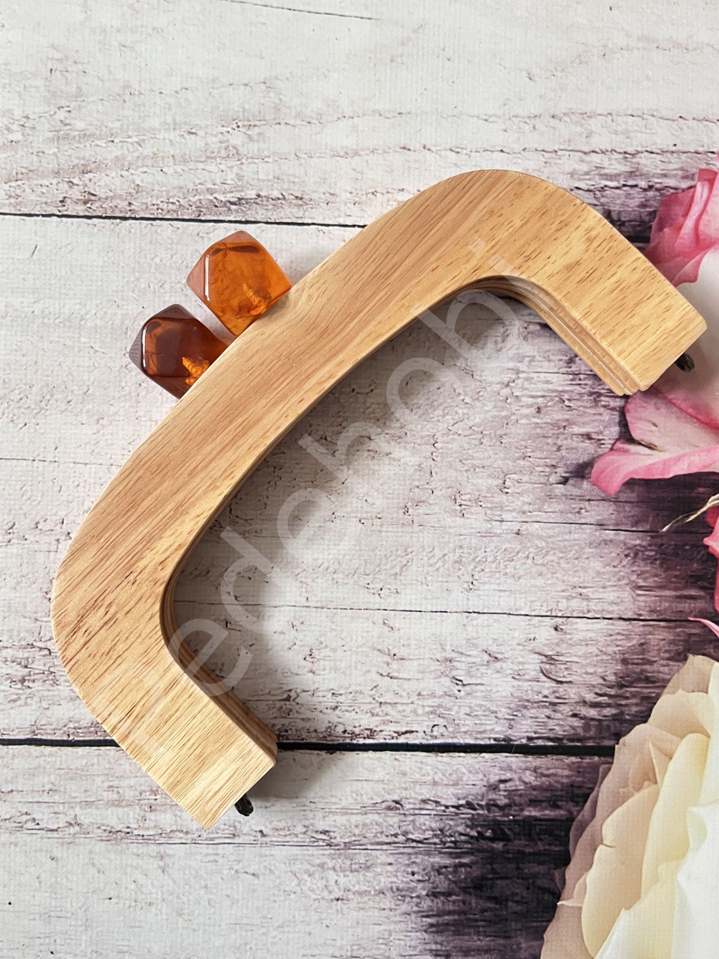 OVAL SİLİKON BONCUKLU MIKNATISLI AHŞAP BURS 22 CM AKİDE