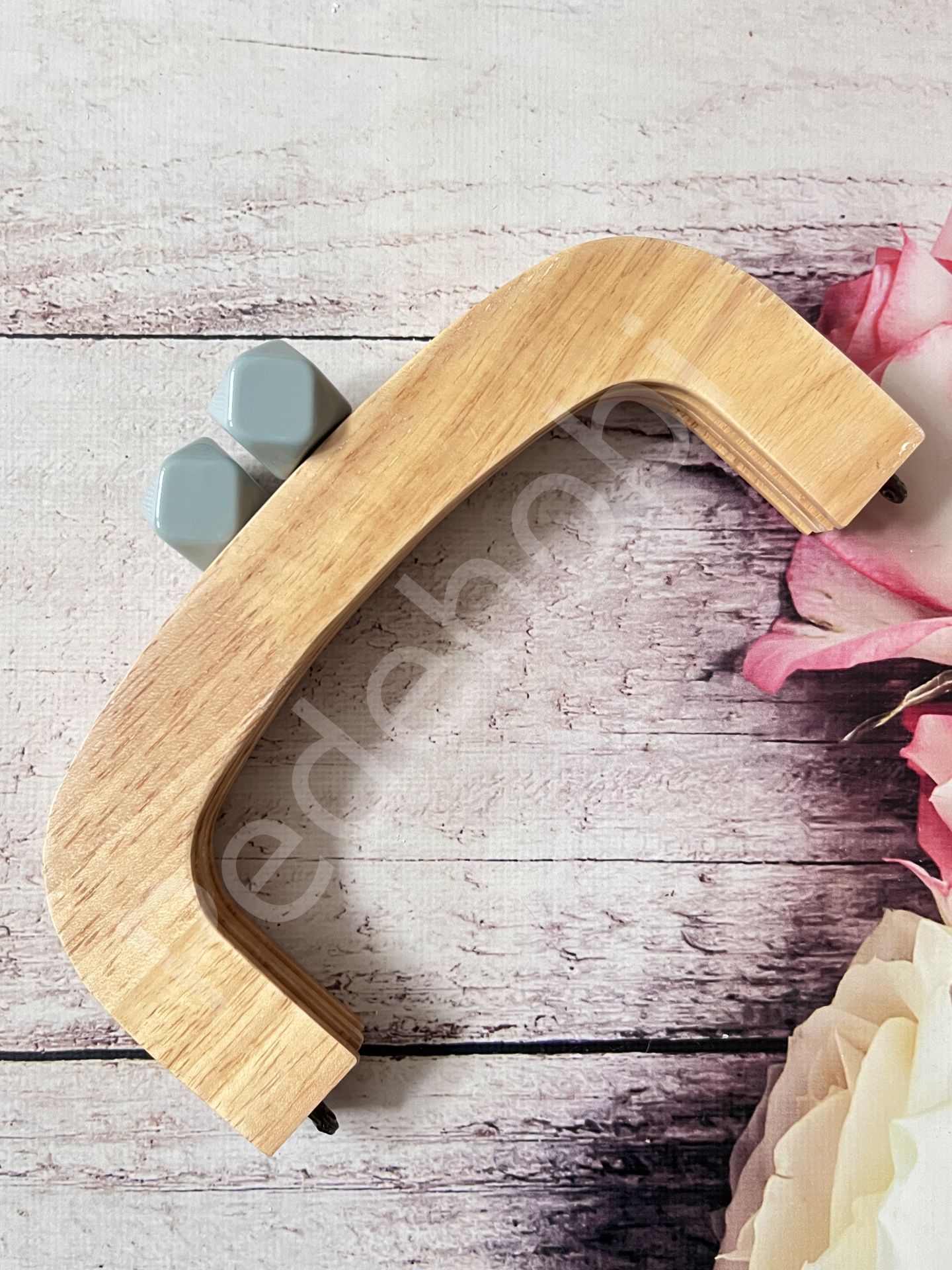 OVAL SİLİKON BONCUKLU MIKNATISLI AHŞAP BURS 22 CM TAŞ