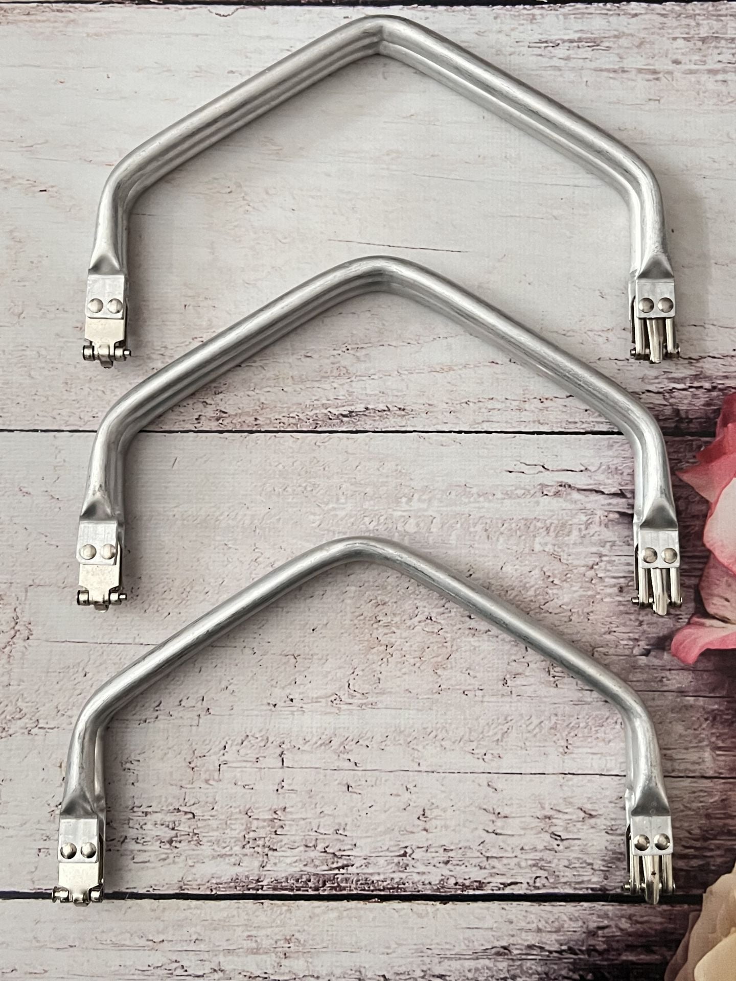 GİZLİ ÇANTA BURSU VİDALI ÜÇGEN 22.5 CM 1 ADET