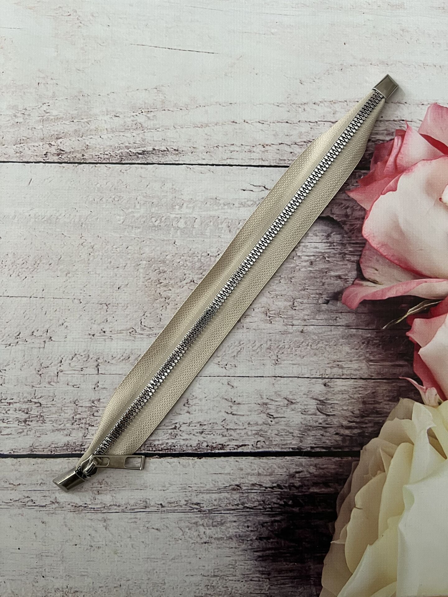 30 CM FERMUAR BEJ GÜMÜŞ