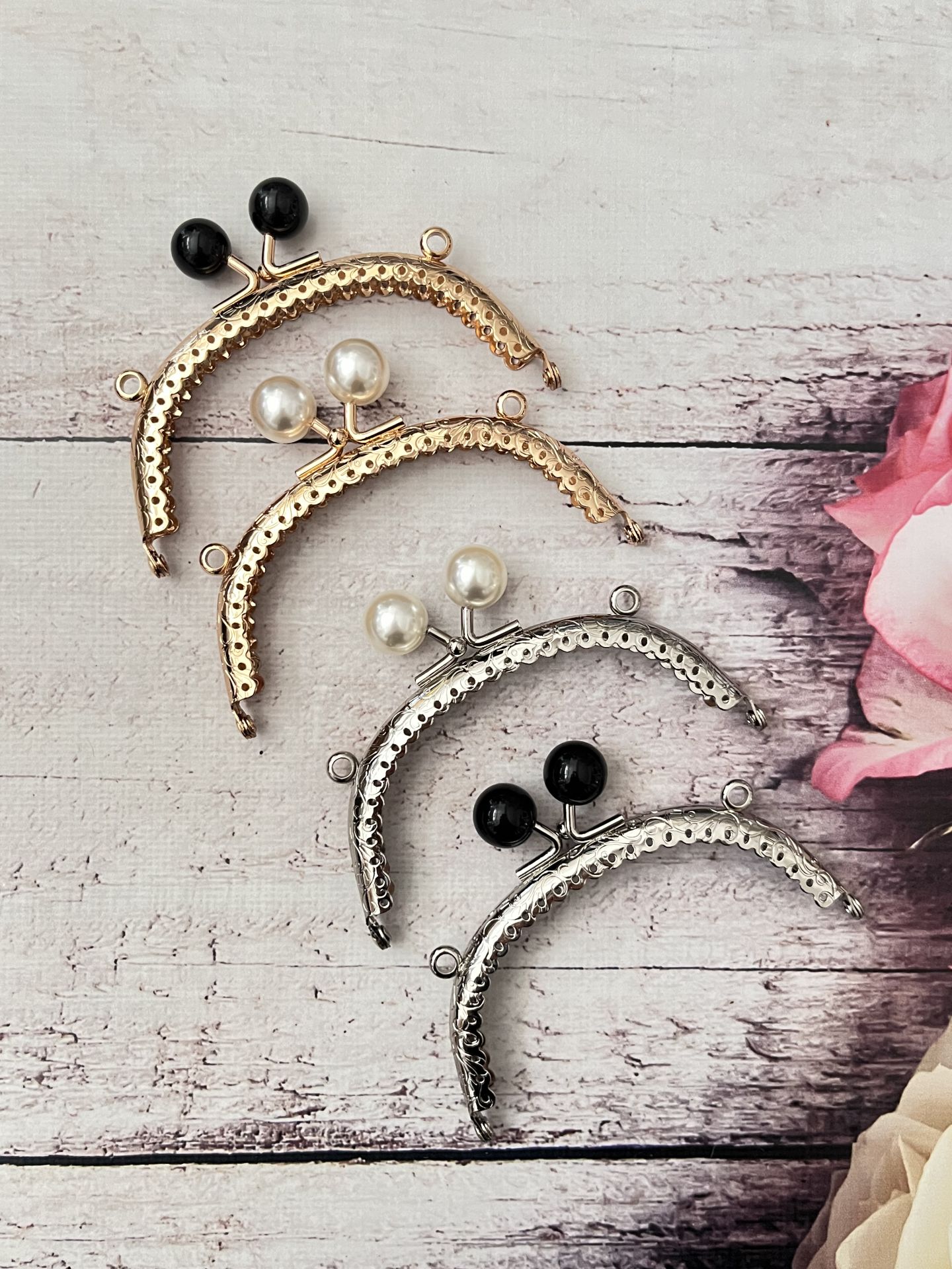 METAL İNCİLİ OVAL CÜZDAN KLİPSİ 10.50CM