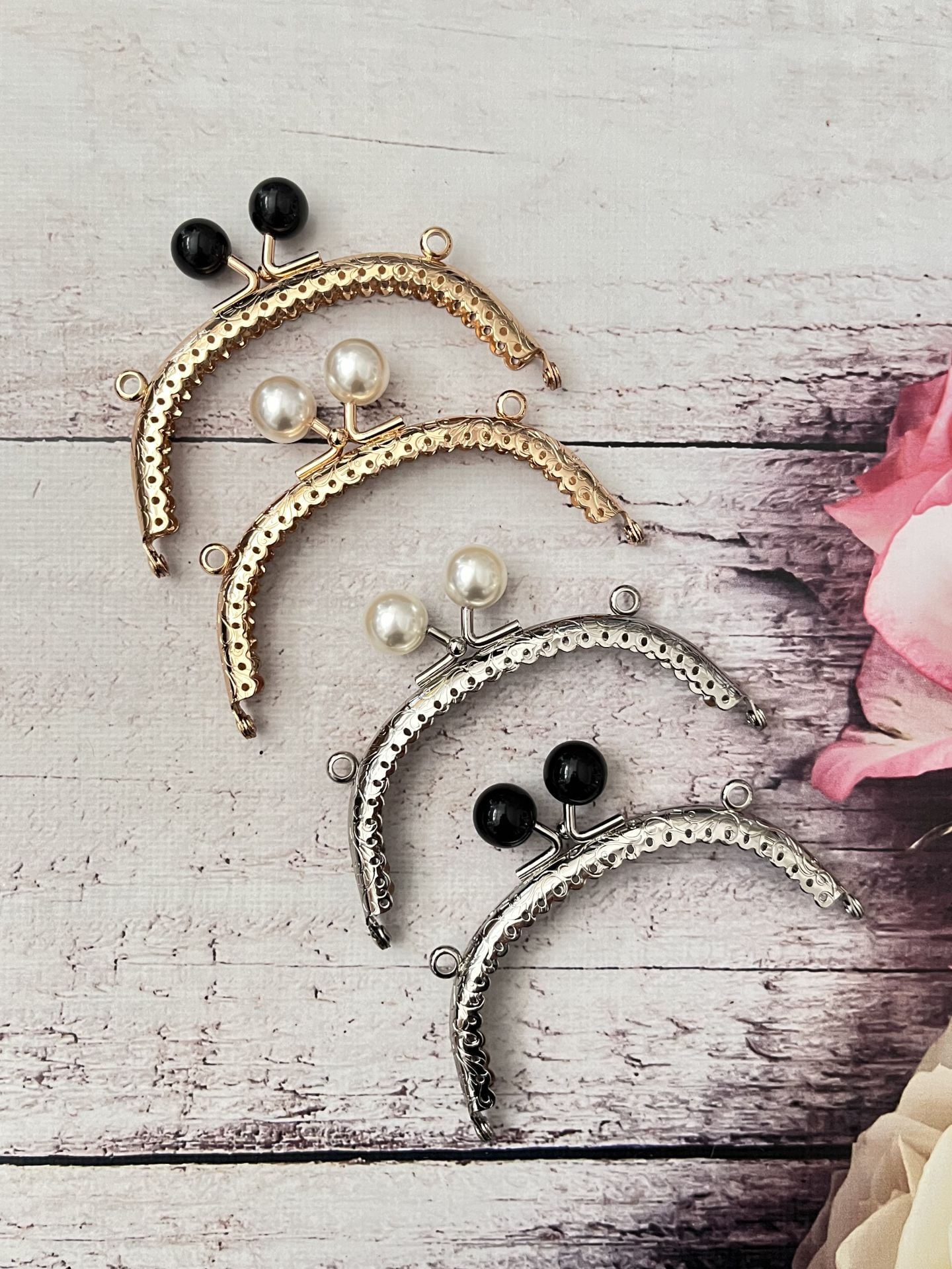 METAL İNCİLİ OVAL CÜZDAN KLİPSİ 10.50CM