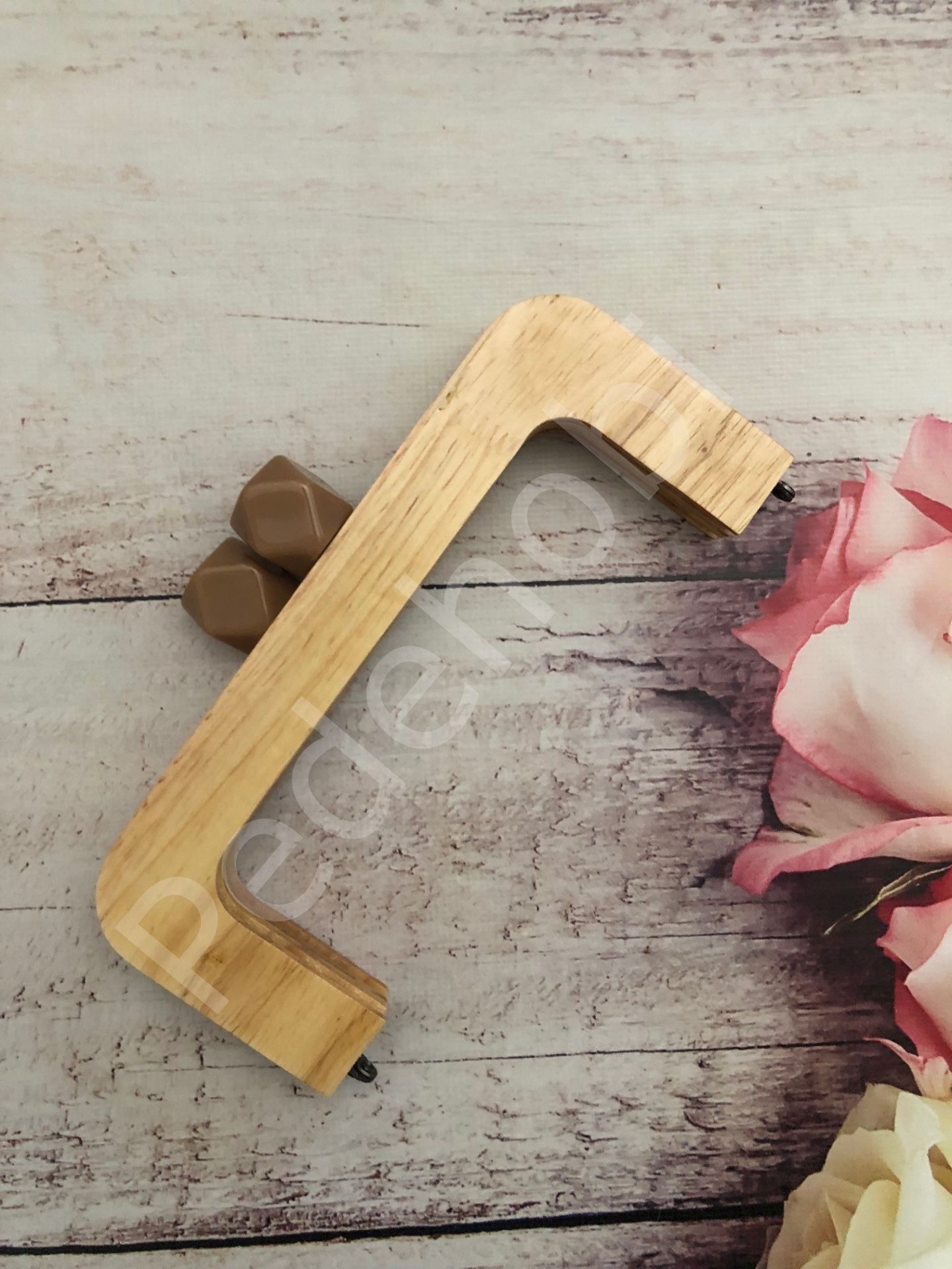 SİLİKON BONCUKLU MIKNATISLI AHŞAP BURS 20 CM M-20 LATTE