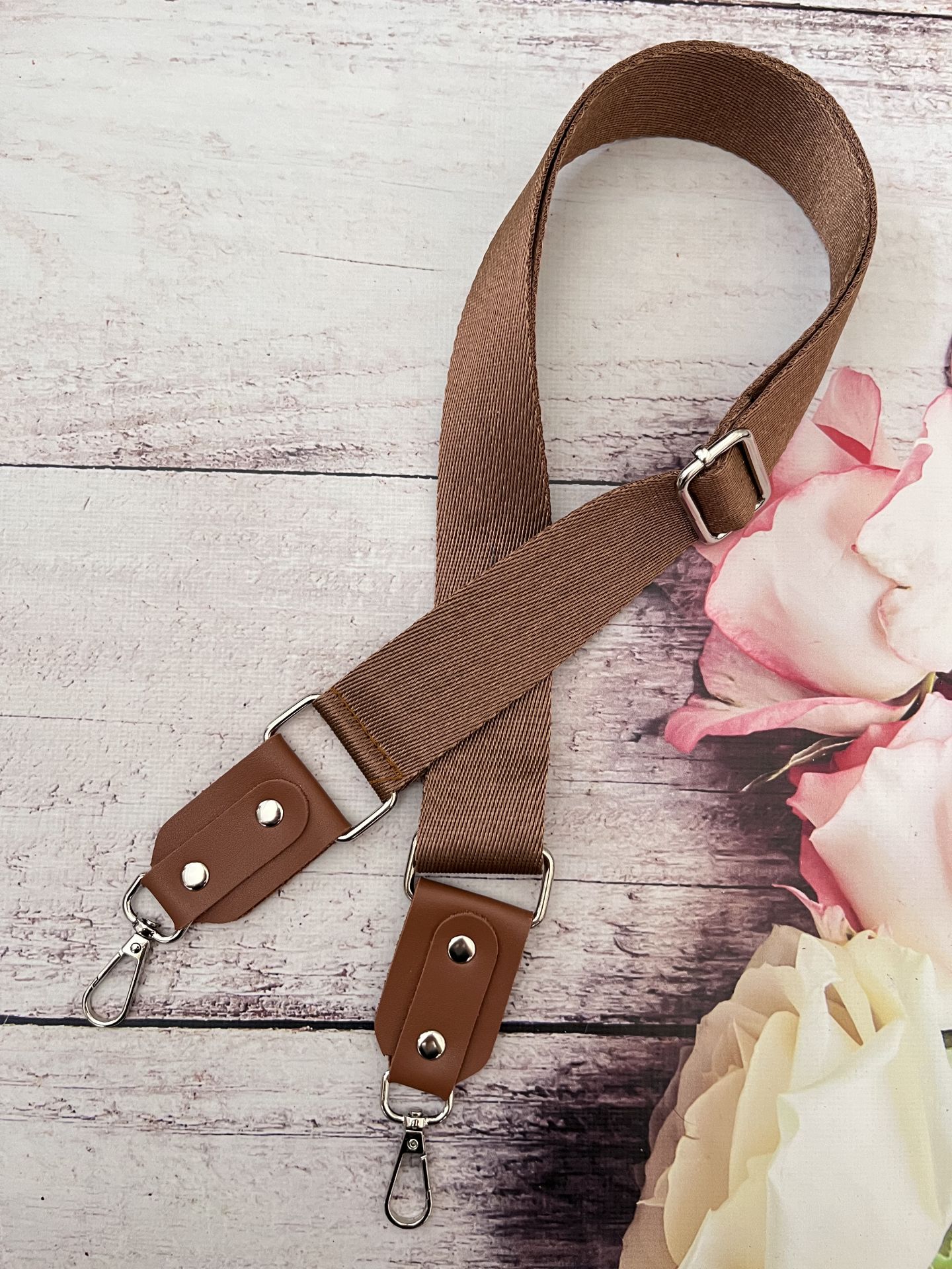 DERİ AKSESUARLI POLYESTER ASKI TABA