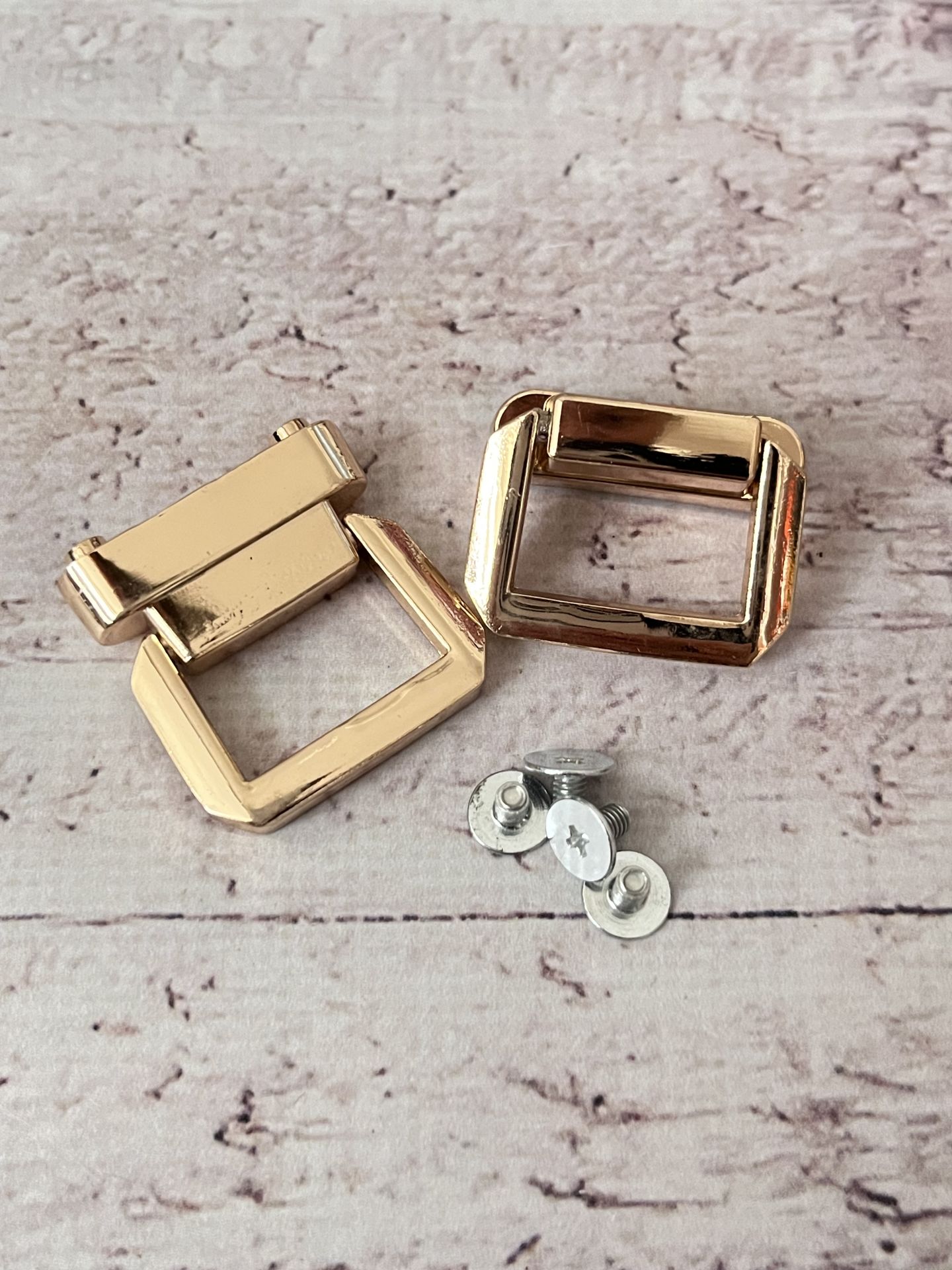3 CM VİDALI ASKI DÖRTGEN 1 ÇİFT Gold