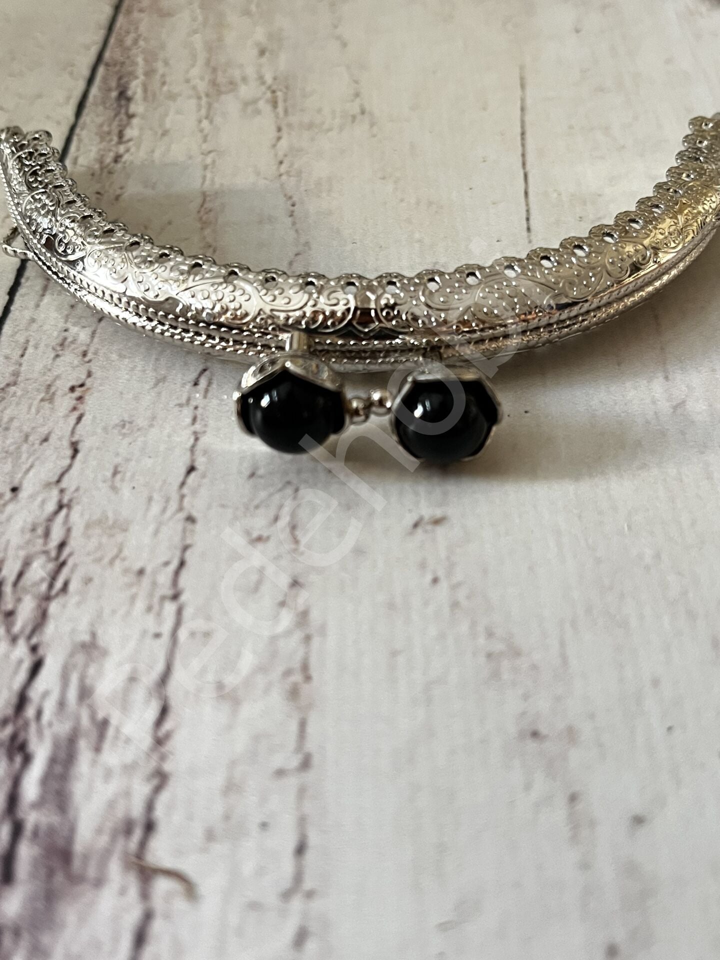 ÇİÇEK TOKALI CÜZDAN KLİPSİ OVAL GÜMÜŞ 10,5 CM Siyah 1