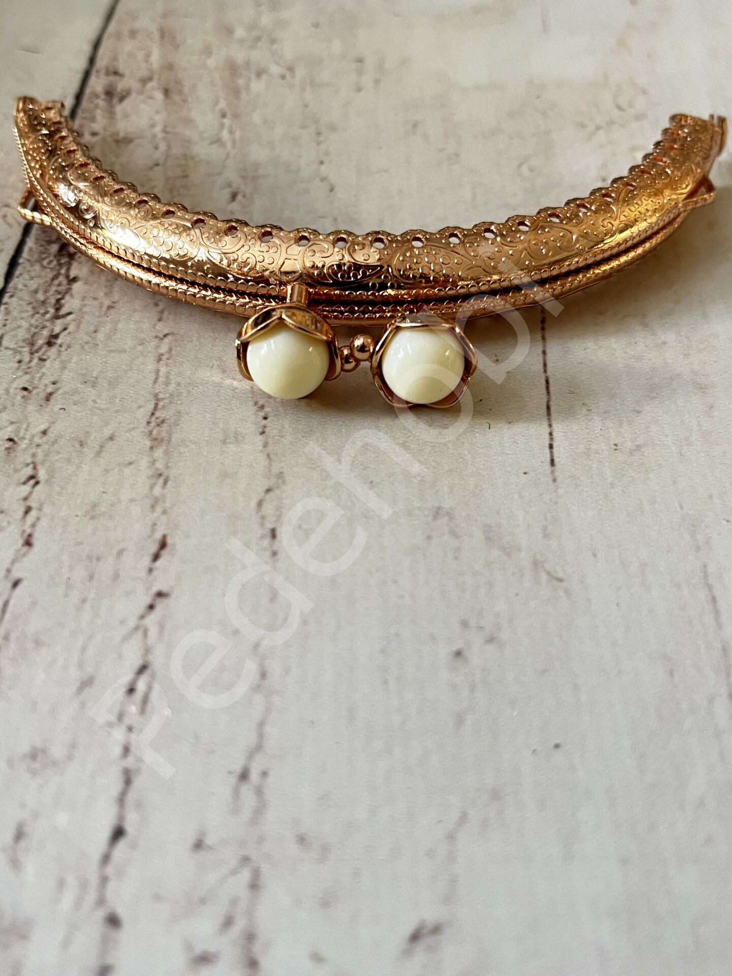 ÇİÇEK TOKALI CÜZDAN KLİPSİ OVAL GOLD 10,5 CM Beyaz