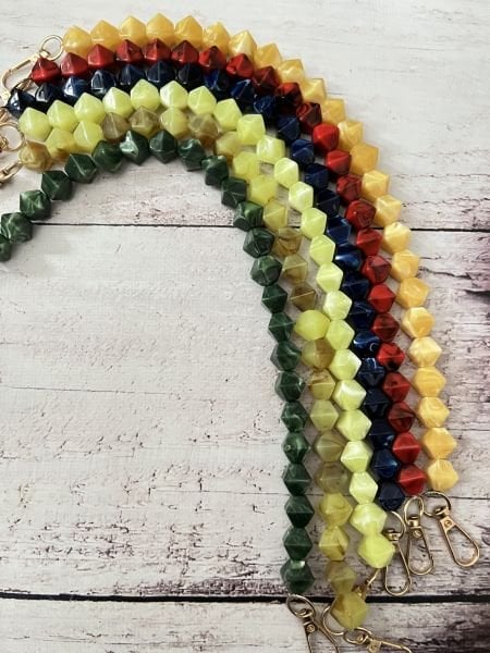 AKRİLİK PRİZMA BONCUKLU ÇANTA SAPI 40 CM