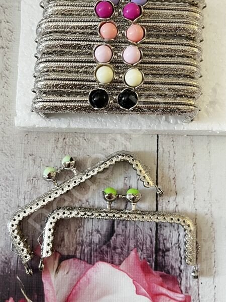 ÇİÇEK TOKALI CÜZDAN KLİPSİ KARE GÜMÜŞ 10,5 CM