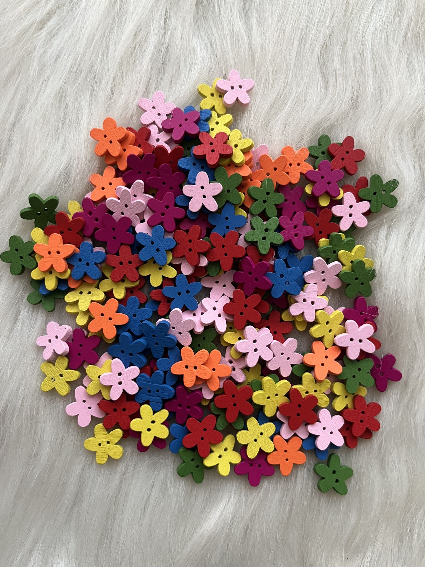 RENKLİ 14 MM ÇİÇEK DÜĞME  (14 LÜ PAKET )