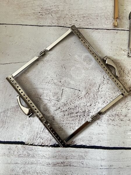 METAL ÇANTA KULPU M-41