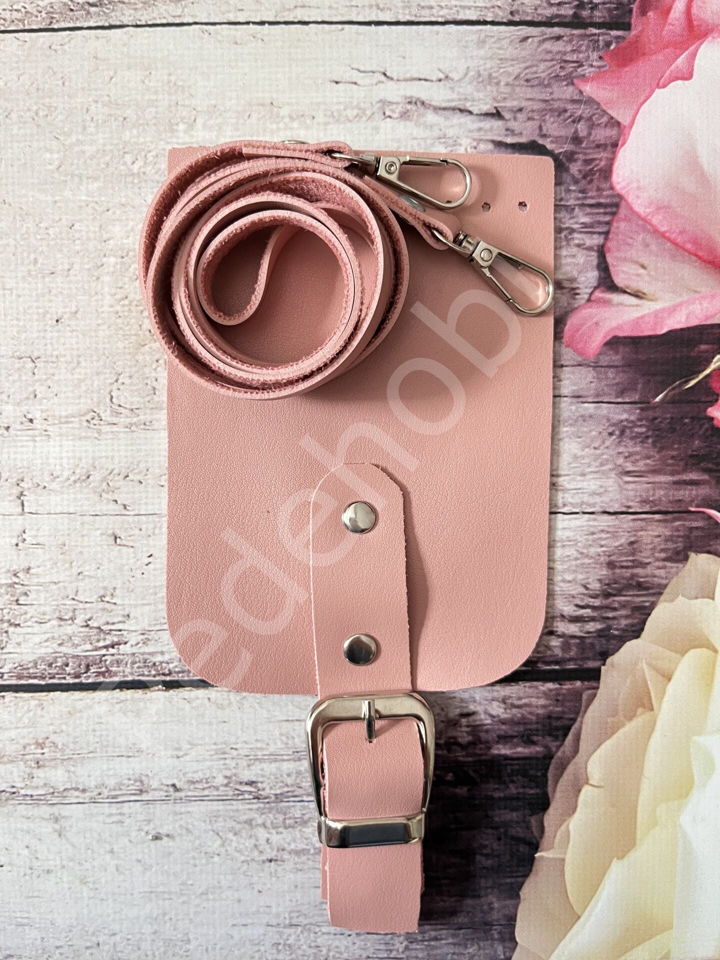 ÇANTA KAPAĞI ( BOYUN ASKILI ) PEMBE
