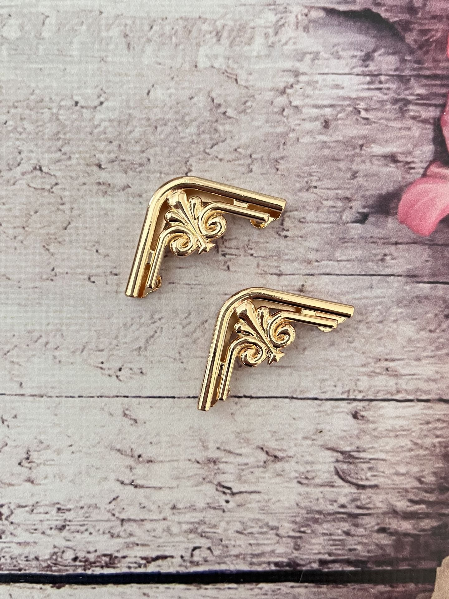 METAL ÇANTA KÖŞELİK 1 ÇİFT 4 CM Gold