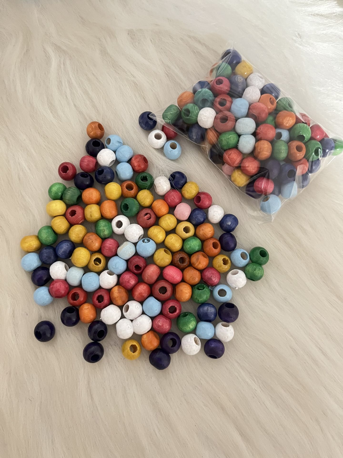 12 MM RENKLİ  AHŞAP  BONCUK  PAKETİ (50 AD)