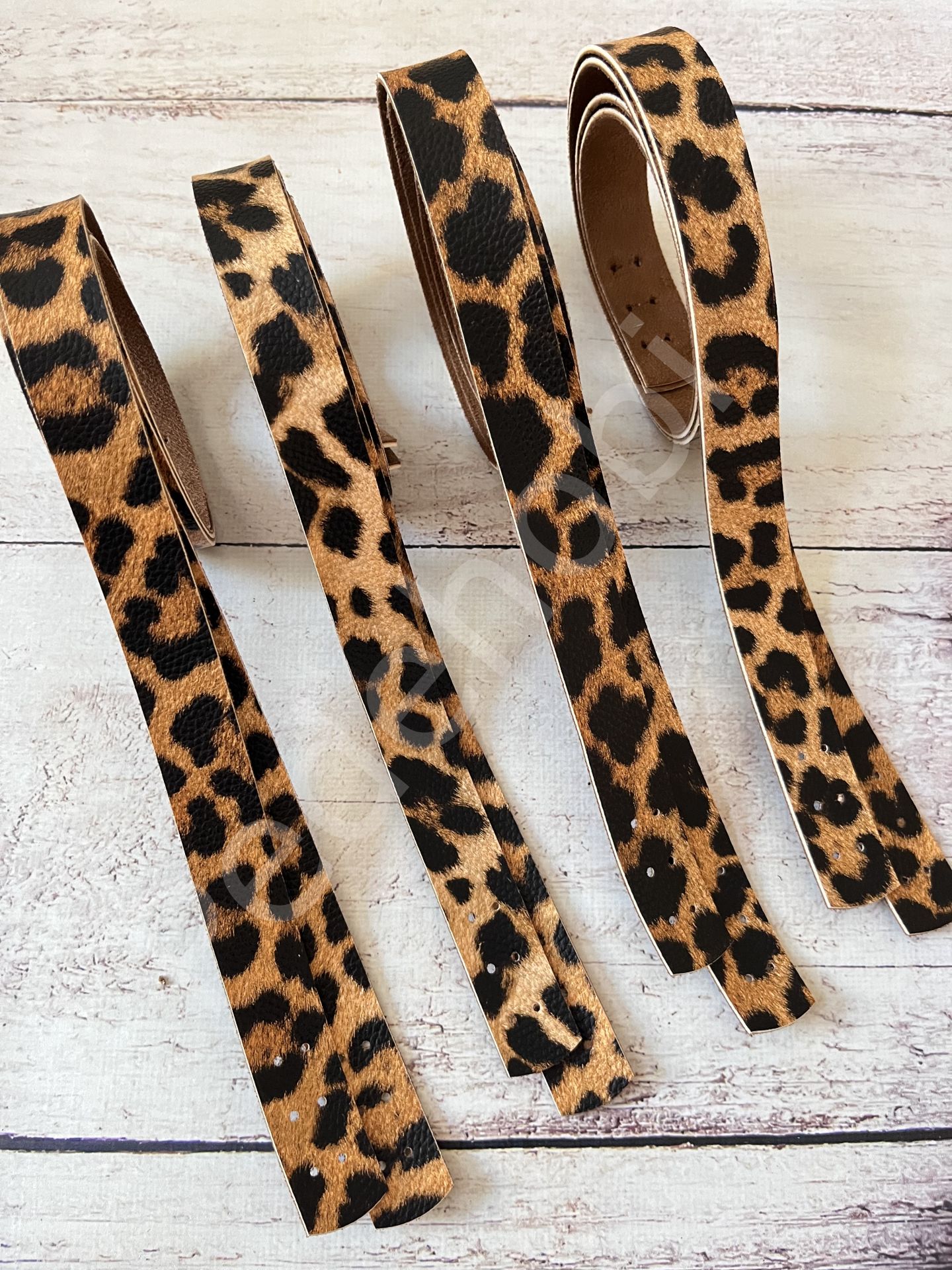 LEOPAR DESEN 70 CM DİKİLEBİLİR DERİ ASKI - 1 ÇİFT
