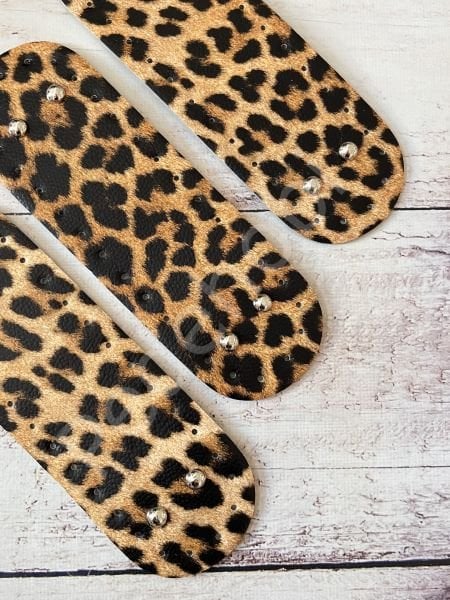 LEOPAR DESEN RİVETLİ DERİ TABAN 22x7 cm