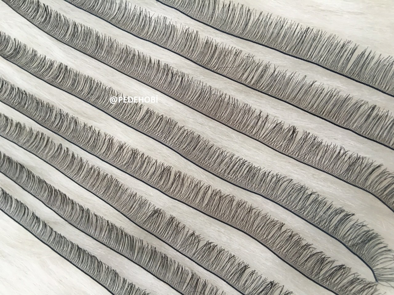 KİRPİK SİYAH 20 CM