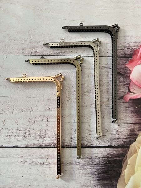 KENAR DELİKLİ TELEFON ÇANTASI BURSU 18.5 CM