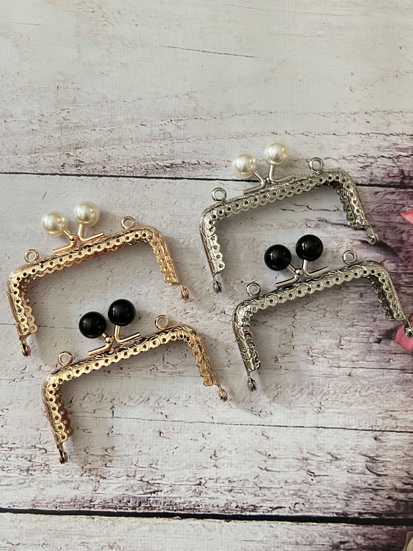 METAL İNCİLİ KARE  CÜZDAN KLİPSİ 8.5 CM