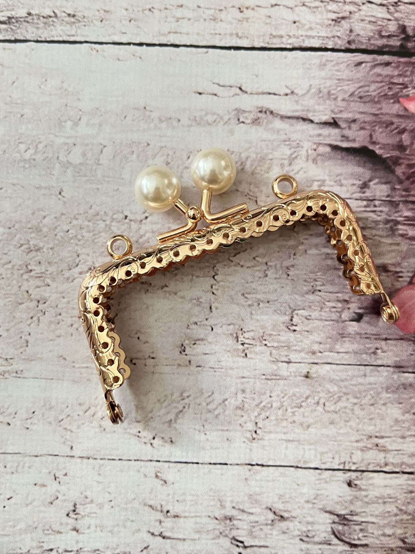 METAL İNCİLİ KARE  CÜZDAN KLİPSİ 8.5 CM GOLD  BEYAZ