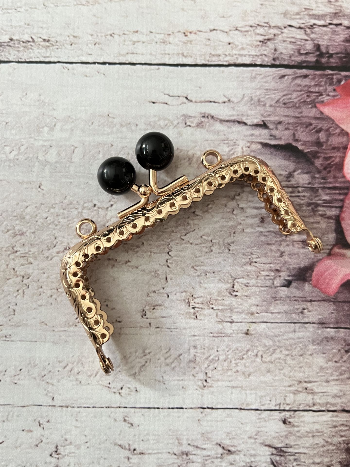 METAL İNCİLİ KARE  CÜZDAN KLİPSİ 8.5 CM GOLD  SİYAH