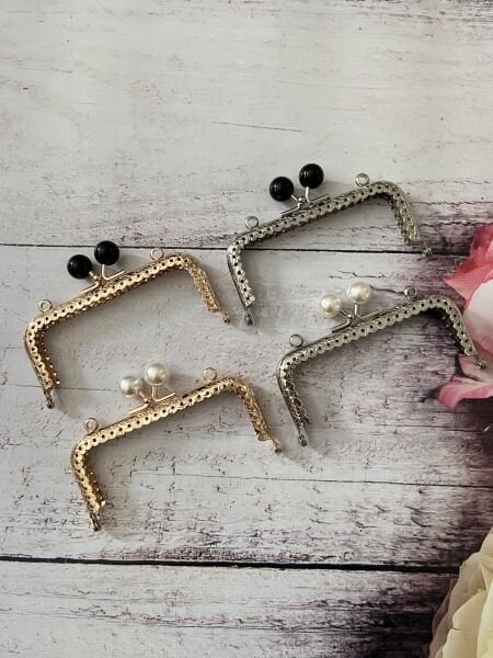 METAL İNCİLİ KARE  CÜZDAN KLİPSİ 10.5 CM