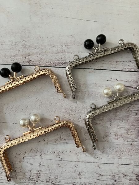 METAL İNCİLİ KARE  CÜZDAN KLİPSİ 10.5 CM