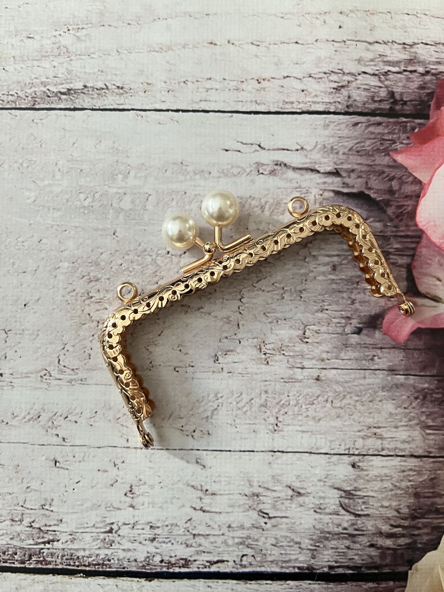 METAL İNCİLİ KARE  CÜZDAN KLİPSİ 10.5 CM GOLD  BEYAZ