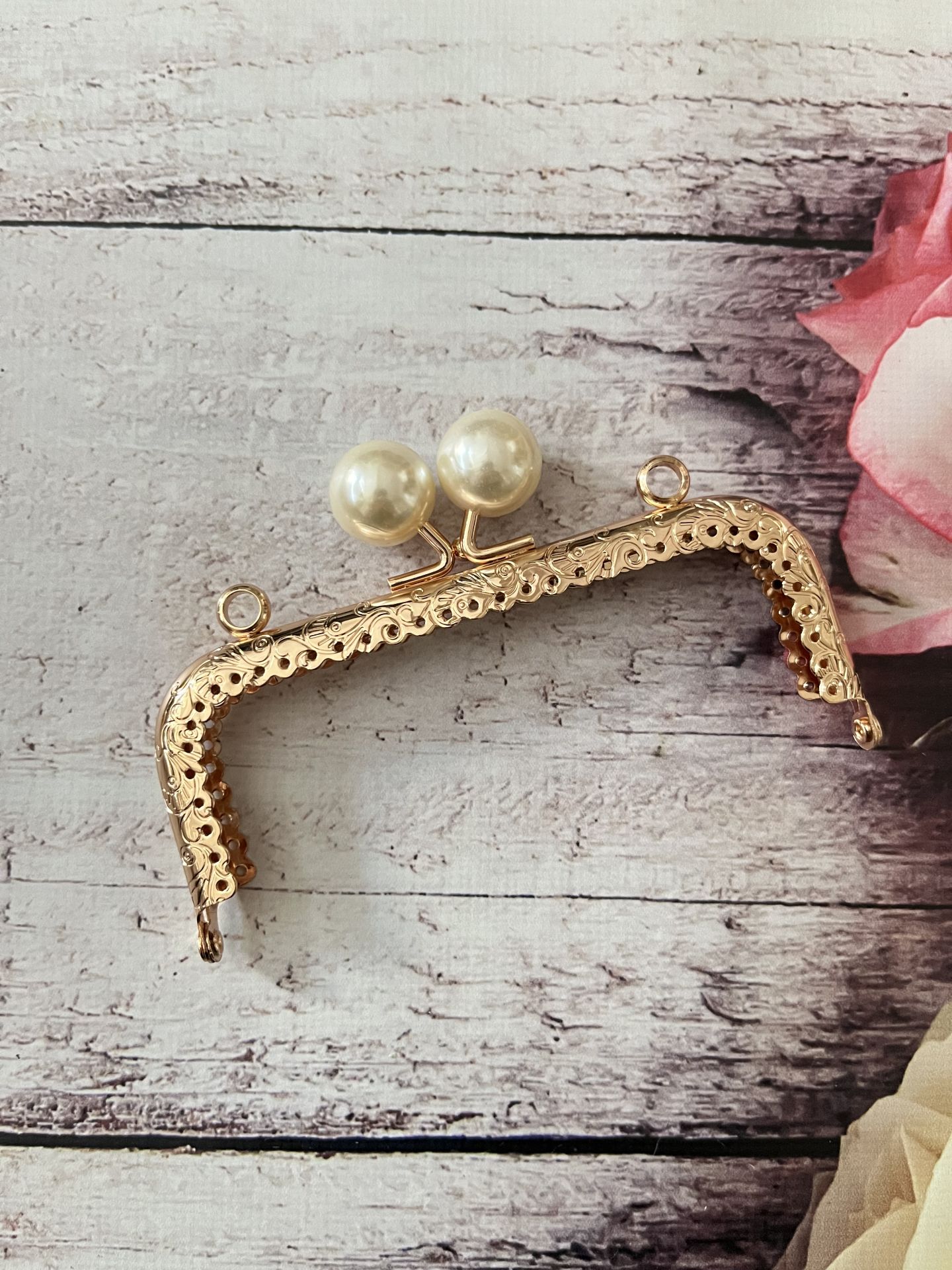 METAL İNCİLİ KARE CÜZDAN KLİPSİ  12.5 CM GOLD  BEYAZ