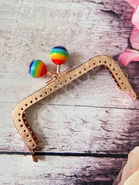 GÖKKUŞAĞI  KARE  CÜZDAN KLİPSİ 10.50 CM