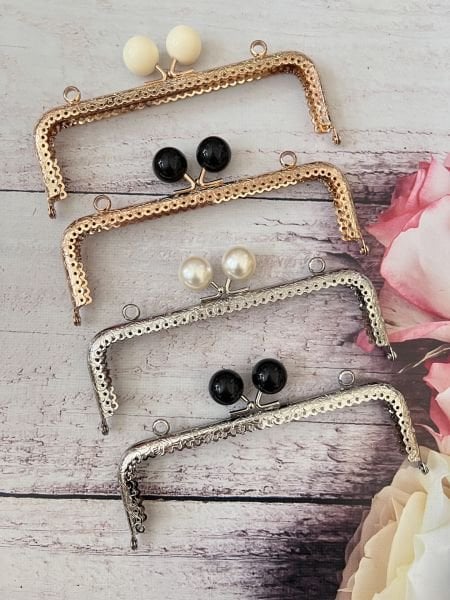 METAL İNCİLİ KARE ÇANTA KLİPSİ 16.5 CM