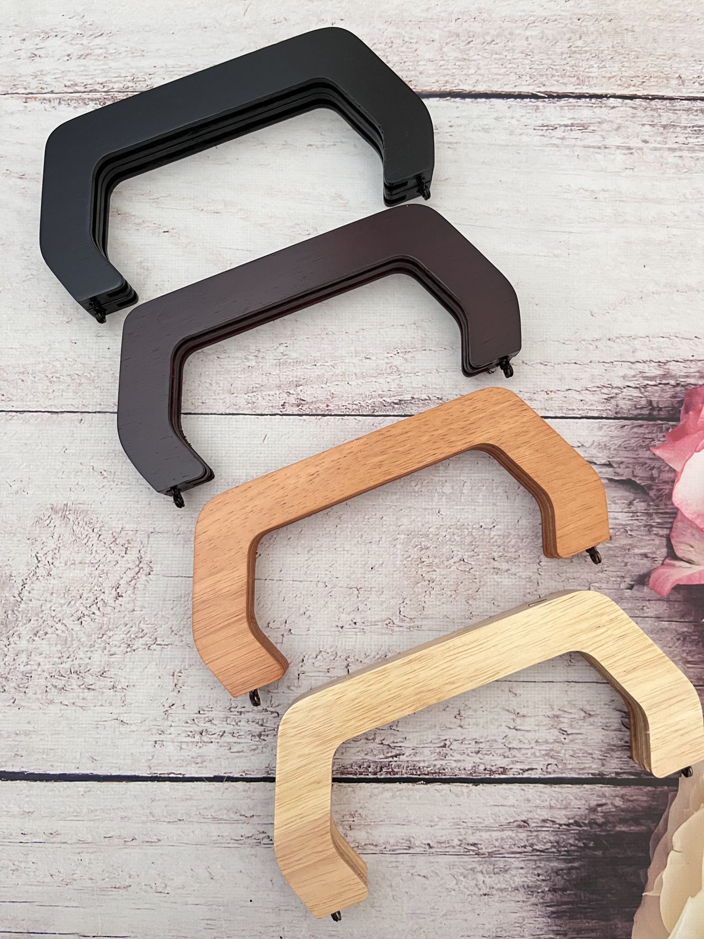 20 CM AHŞAP BURS KÖŞELİ