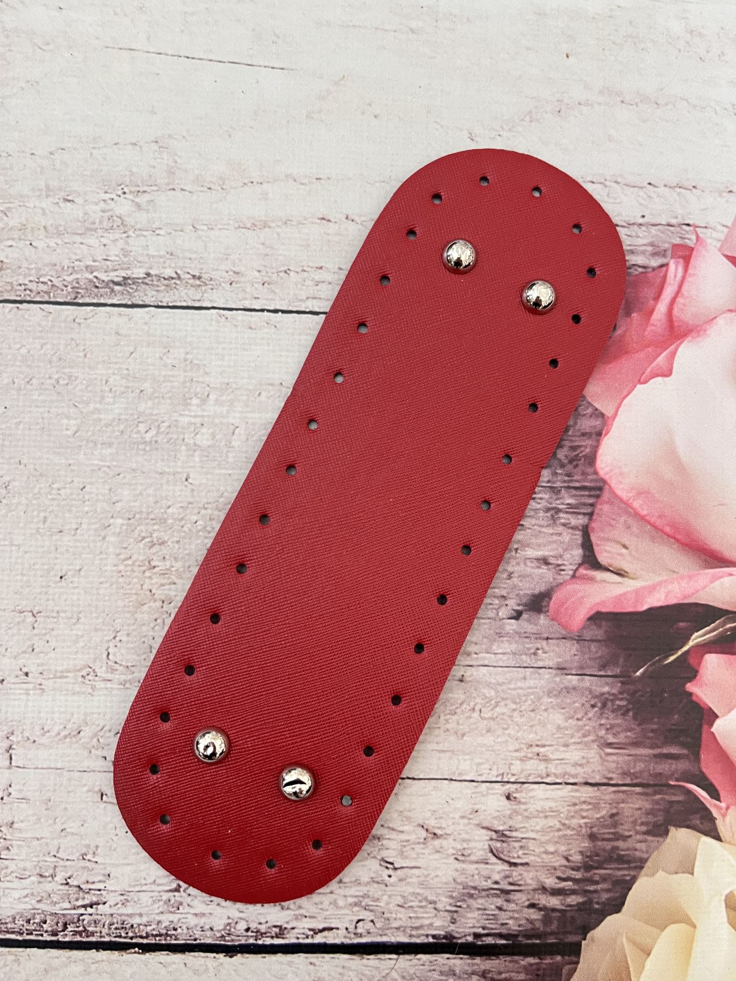 22 * 7 CM OVAL  ÇANTA TABANI RİVETLİ kırmızı