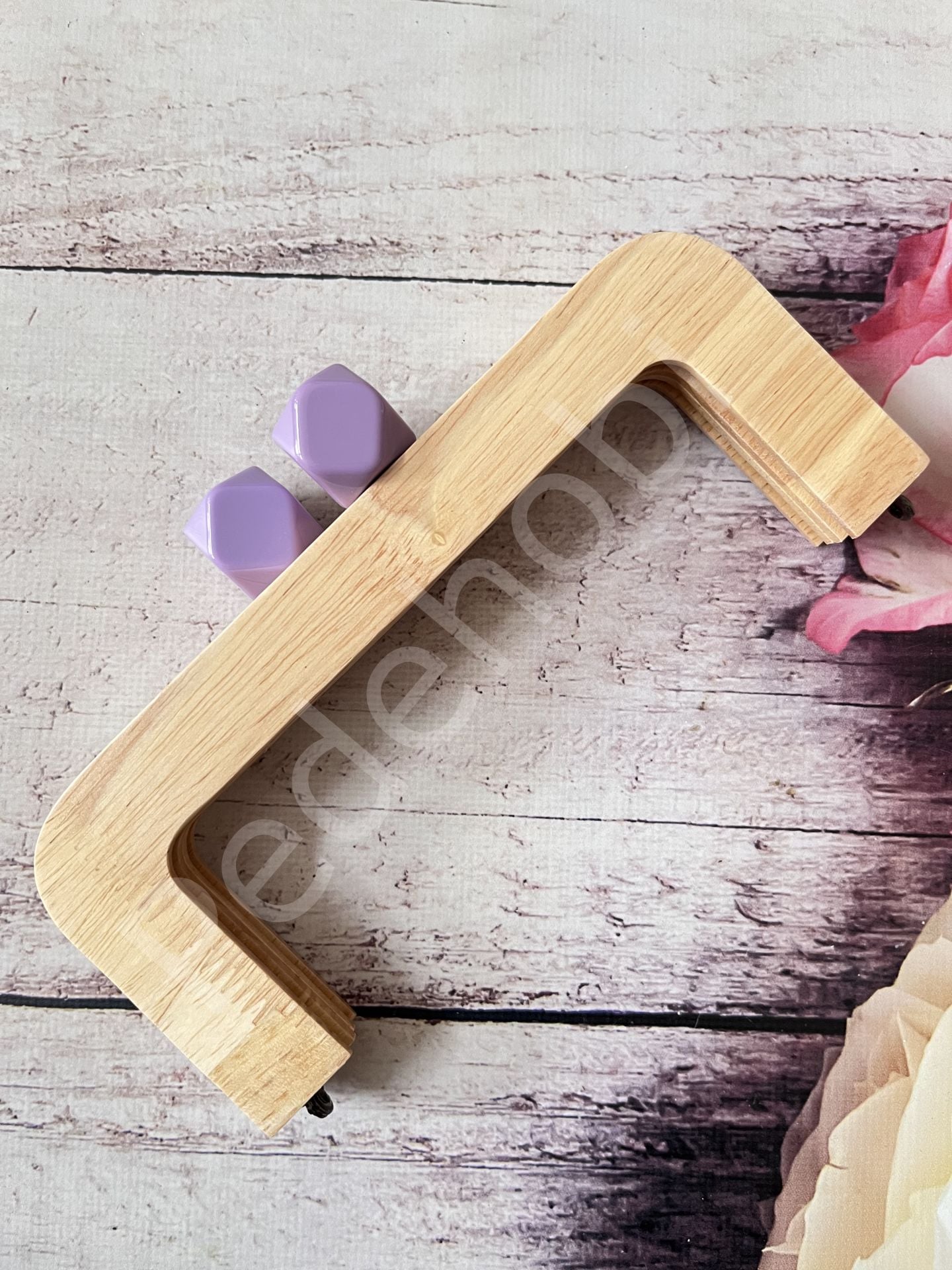 SİLİKON BONCUKLU MIKNATISLI AHŞAP BURS 20 CM M-20 Lila