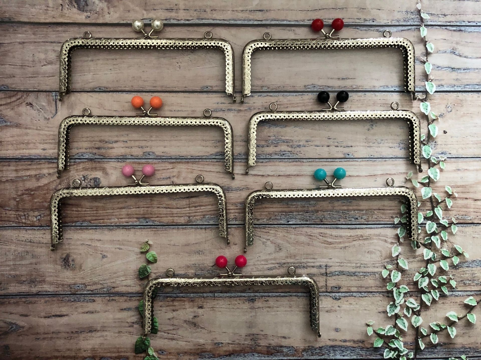 20 CM KARE METAL RENKLİ TOPUZLU ÇANTA KLİPSİ