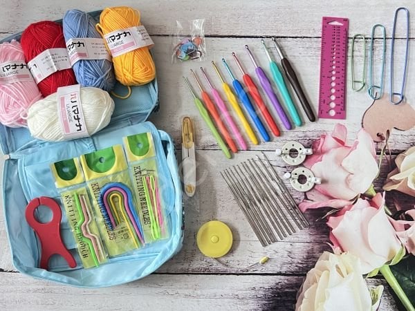 ÇANTALI ÖRGÜ SETİ