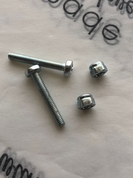 METAL ÇANTA BURS VİDASI YEDEK  1 ÇİFT