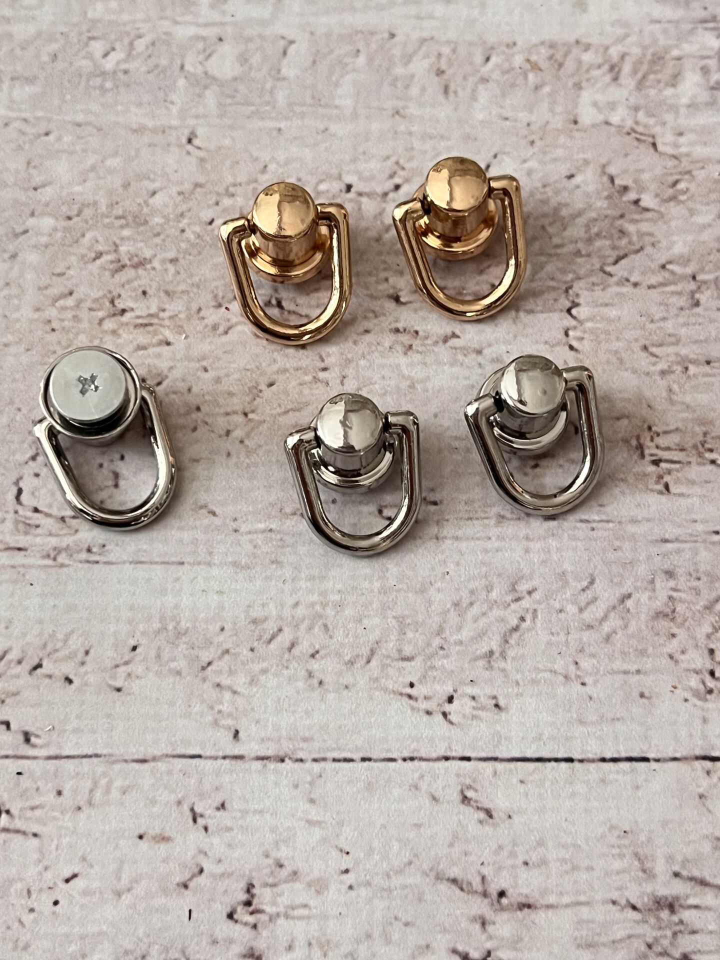 1 CM VİDALI  ASKI YUVARLAK 1 ÇİFT