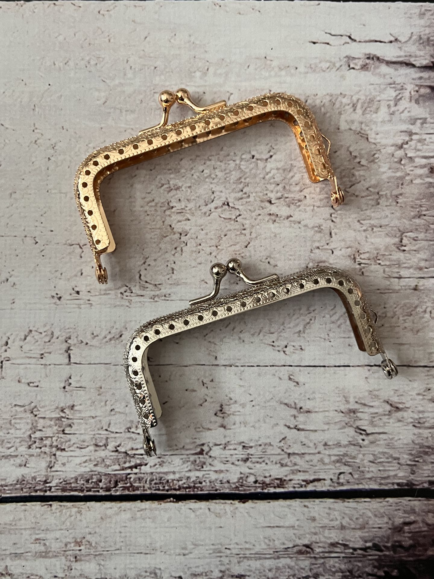 8.5 CM YANDAN KULPLU KARE KLİPS