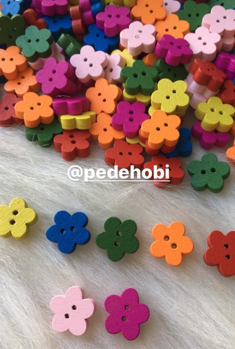RENKLİ 12 MM ÇİÇEK DÜĞME  (14 LÜ PAKET )