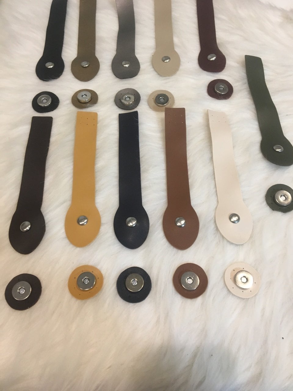 MIKNATISLI ÇANTA KAPAMA SPOR MODEL