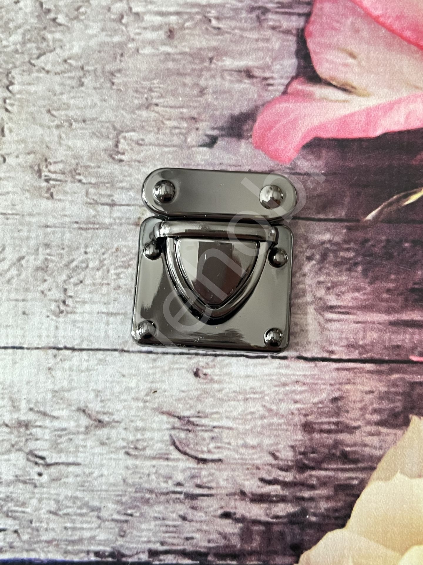 METAL ÇANTA KİLİT 3*3 CM ÜÇGEN ANTRASİT