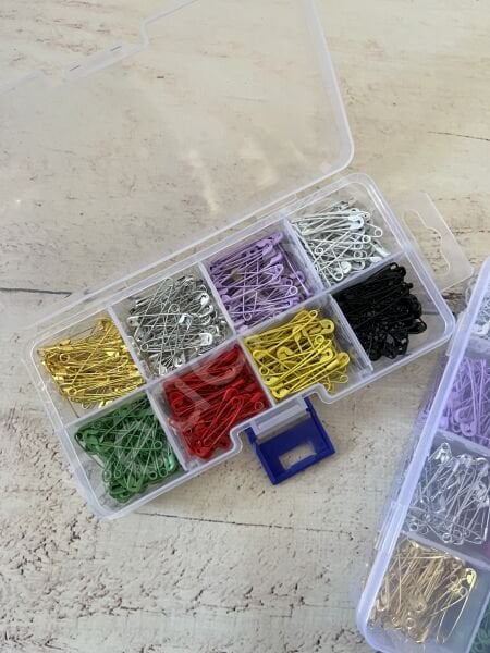 KUTULU RENKLİ ÇENGEL İĞNE 320'Lİ